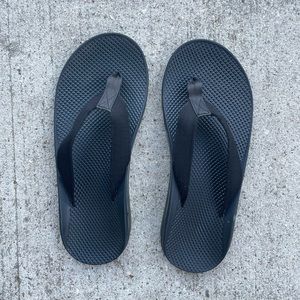 Men’s Chaco flip flops